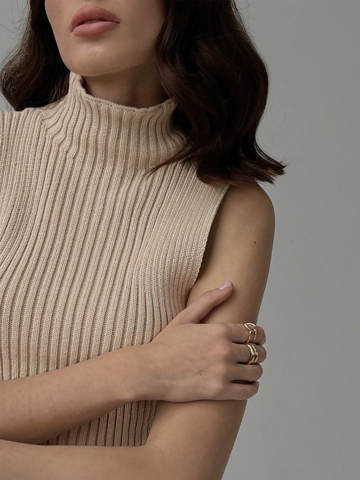 Drune | Minimalist Gesäßausschnitt Ripp Top