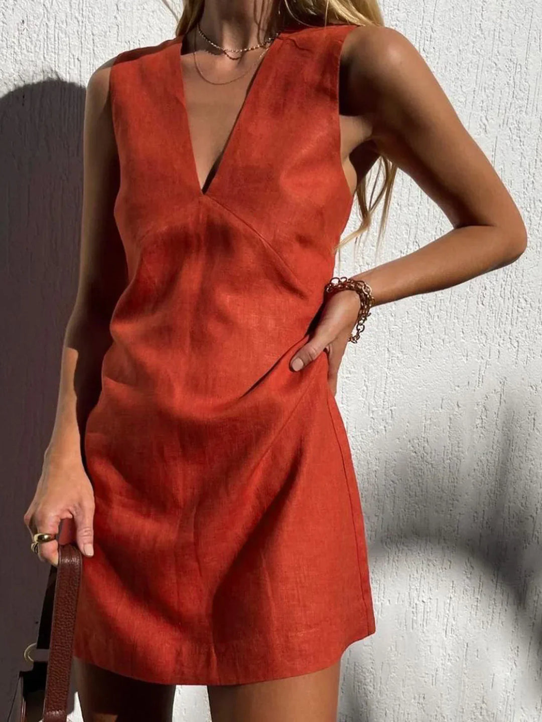 Drune | Lässiges Baumwoll und Leinen-V-Ausschnitt-Kurzkleid
