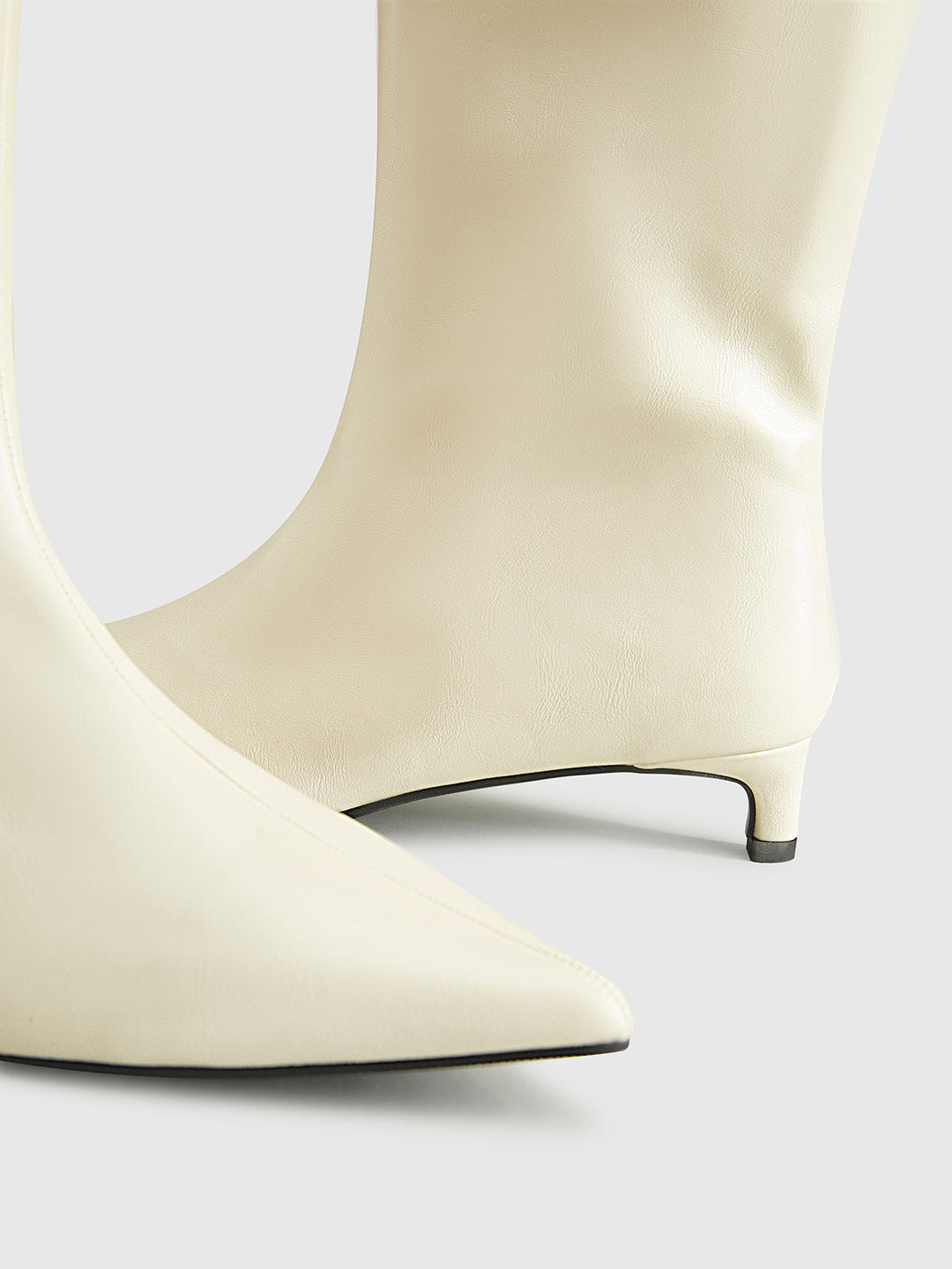 Drune | Spitze Zehen Kitten Knielange Stiefel
