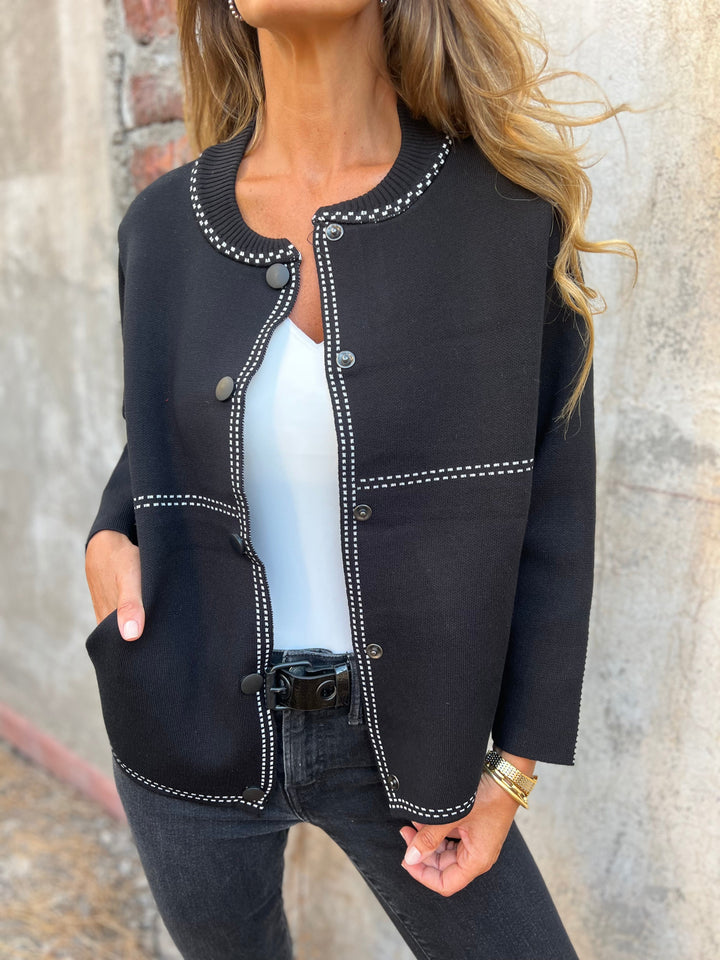 Drune | Kurze Jacke mit Kontrastnähten Rundhals Strukturiert und Elegant