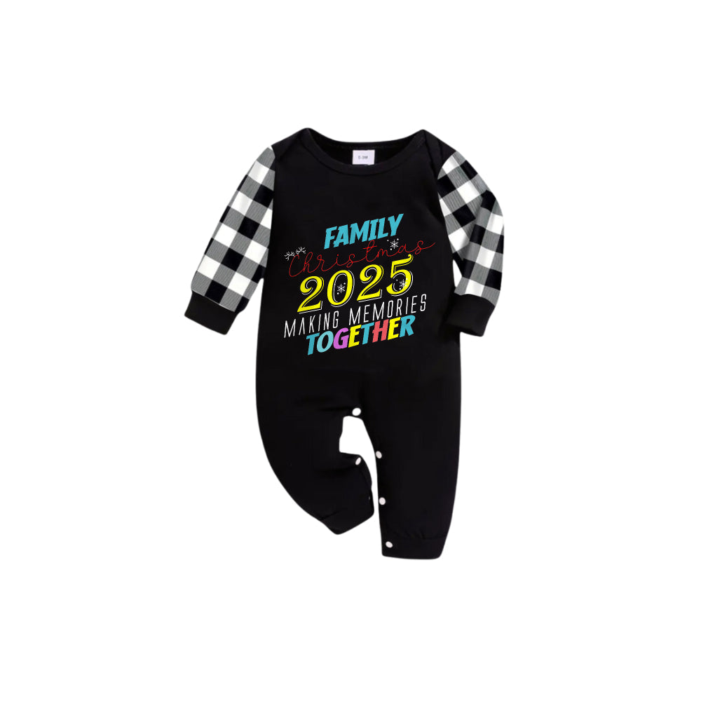 Drune | Schwarz-weiß kariertes kurzärmeliges Weihnachts-Pyjama-Set mit Schneeflocke & festlicher Schriftzug