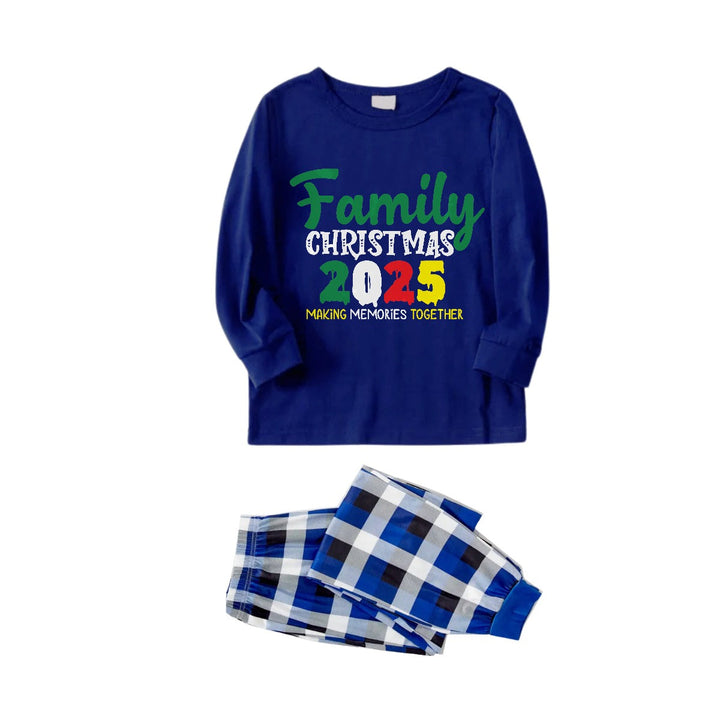 Drune | Weihnachtsfamilie passende Pyjamas - Marine & Weiße Karierte Pj Set mit "Familienweihnachten 2025" Slogan Druck
