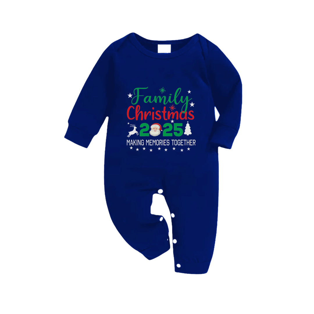 Drune | Weihnachtsfamilie passende Pyjamas - Navy & Weiß kariertes Pj-Set mit "Familienweihnachten 2025" und Weihnachtsmann-Musterdruck