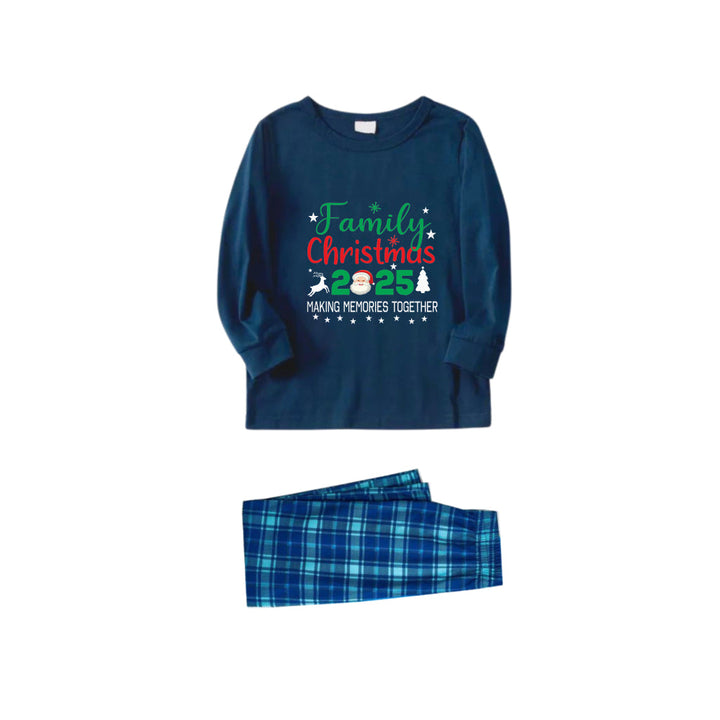 Drune | Weihnachtsfamilien-Pyjama-Set - Marineblau & Himmelblau Karo mit "Familienweihnachten 2025" und Santa-Muster Druck
