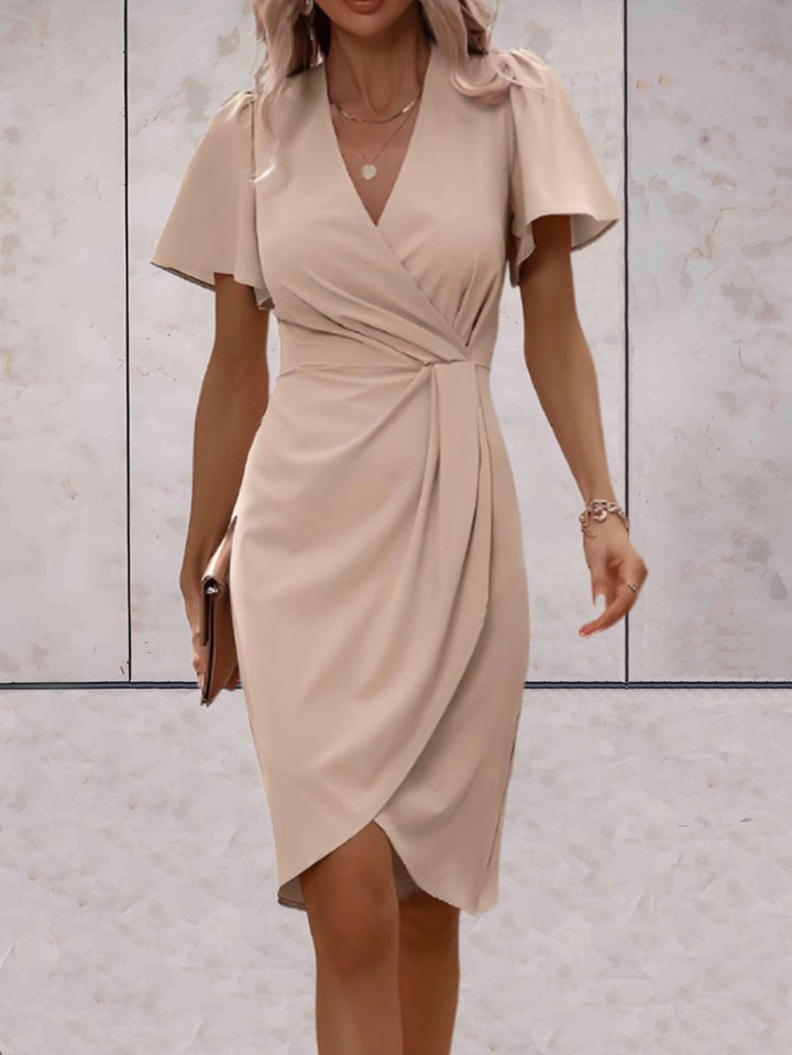 Drune | Eng anliegendes Kleid mit ausgestellten Ärmeln für Frauen