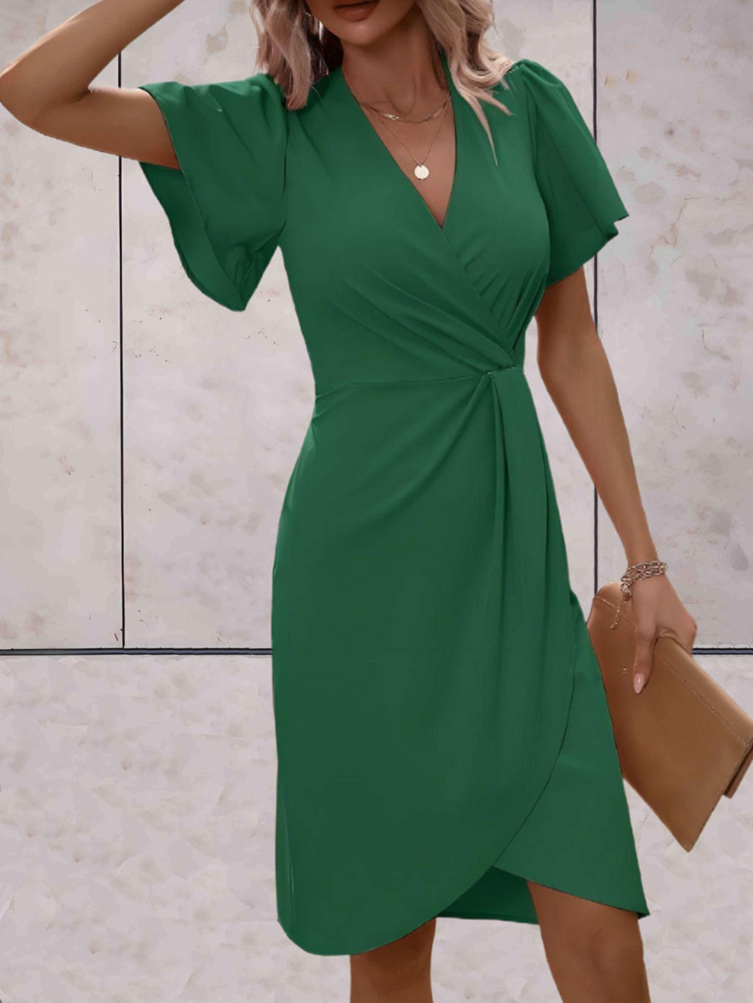 Drune | Eng anliegendes Kleid mit ausgestellten Ärmeln für Frauen