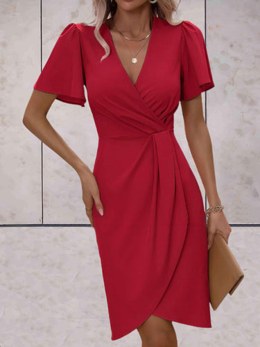 Drune | Eng anliegendes Kleid mit ausgestellten Ärmeln für Frauen