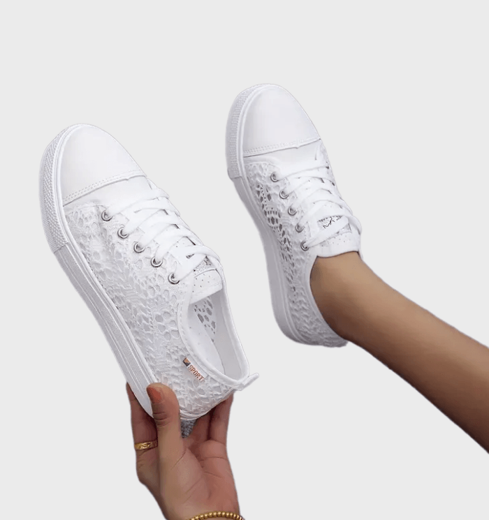 Drune | Stylische Niedrig Geschnittene Schnürsneakers mit Seitlichen Details und Sicherer Passform