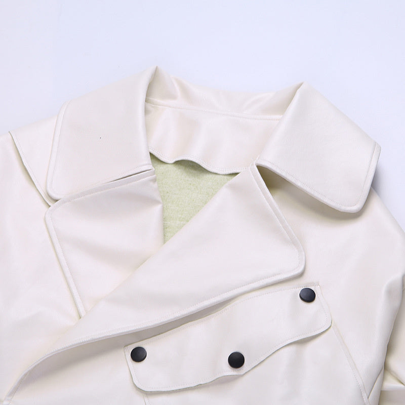 Drune | Kurze Damenjacke Eine lässige Lederjacke für Damen