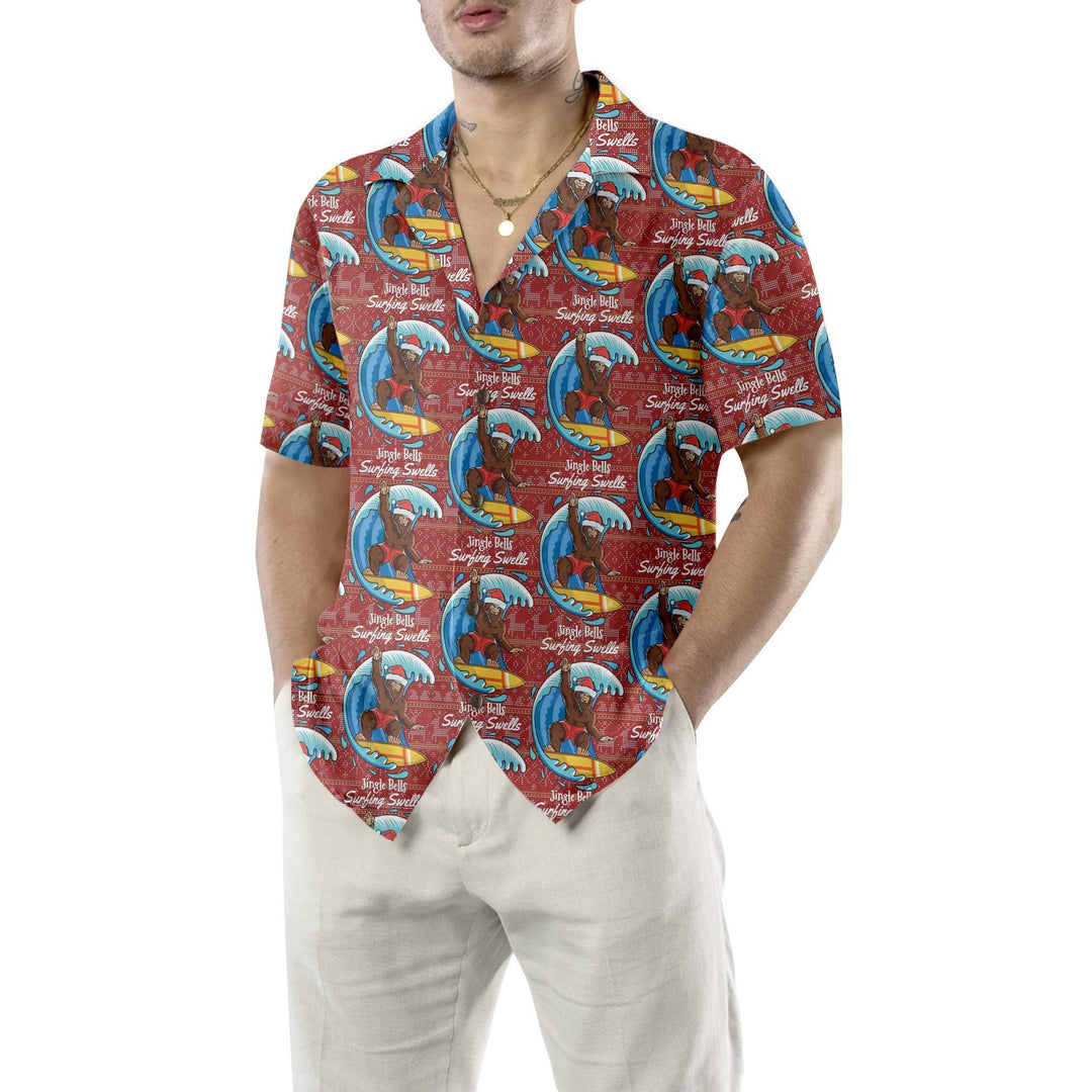 Drune | Bigfoot Surfen Weihnachten Hawaiian Shirt, Lustiges Weihnachten Bigfoot Shirt, Beste Xmas Geschenkidee