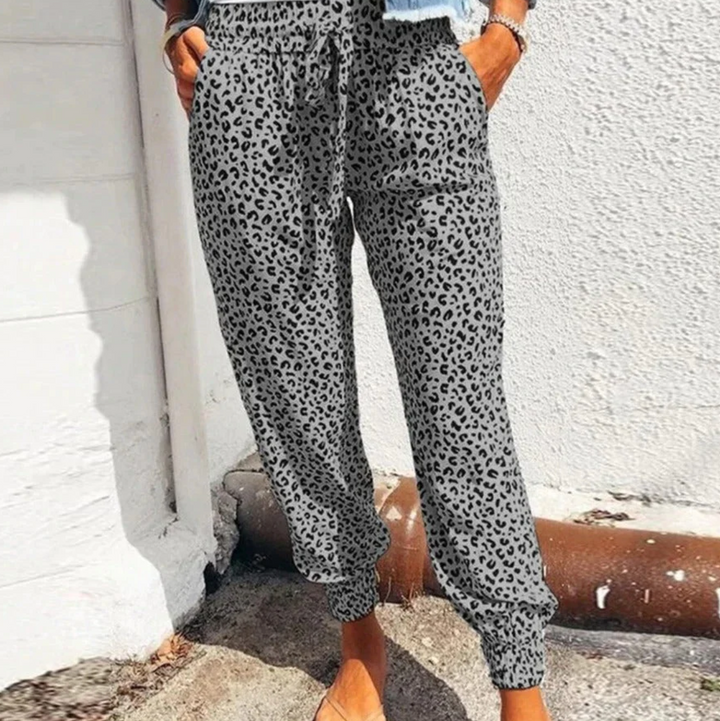 Drune | Weit Geschnittene Hose mit Leopardenmuster