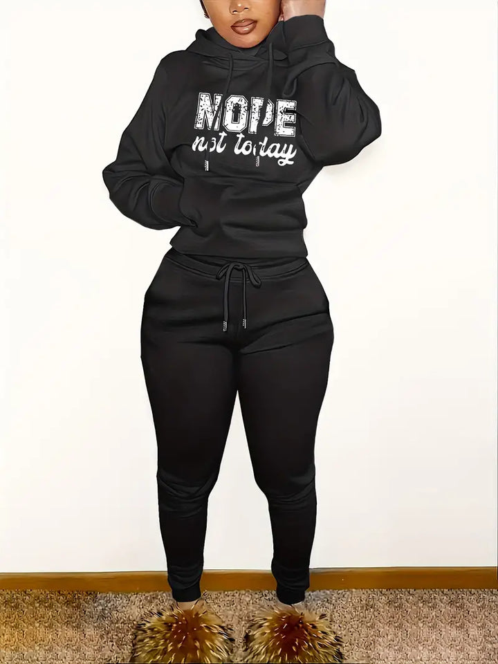 Drune | Athleisure-Set, Känguru-Taschen-Kapuzenpullover mit Buchstabenaufdruck