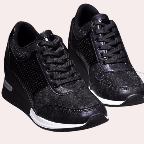 Turnschuhe mit Keilabsatz