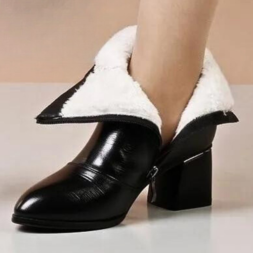 Drune | Stiefeletten - Strukturiertes Finish - Blockabsatz - Abgerundete Zehen - Seitenknöpfe