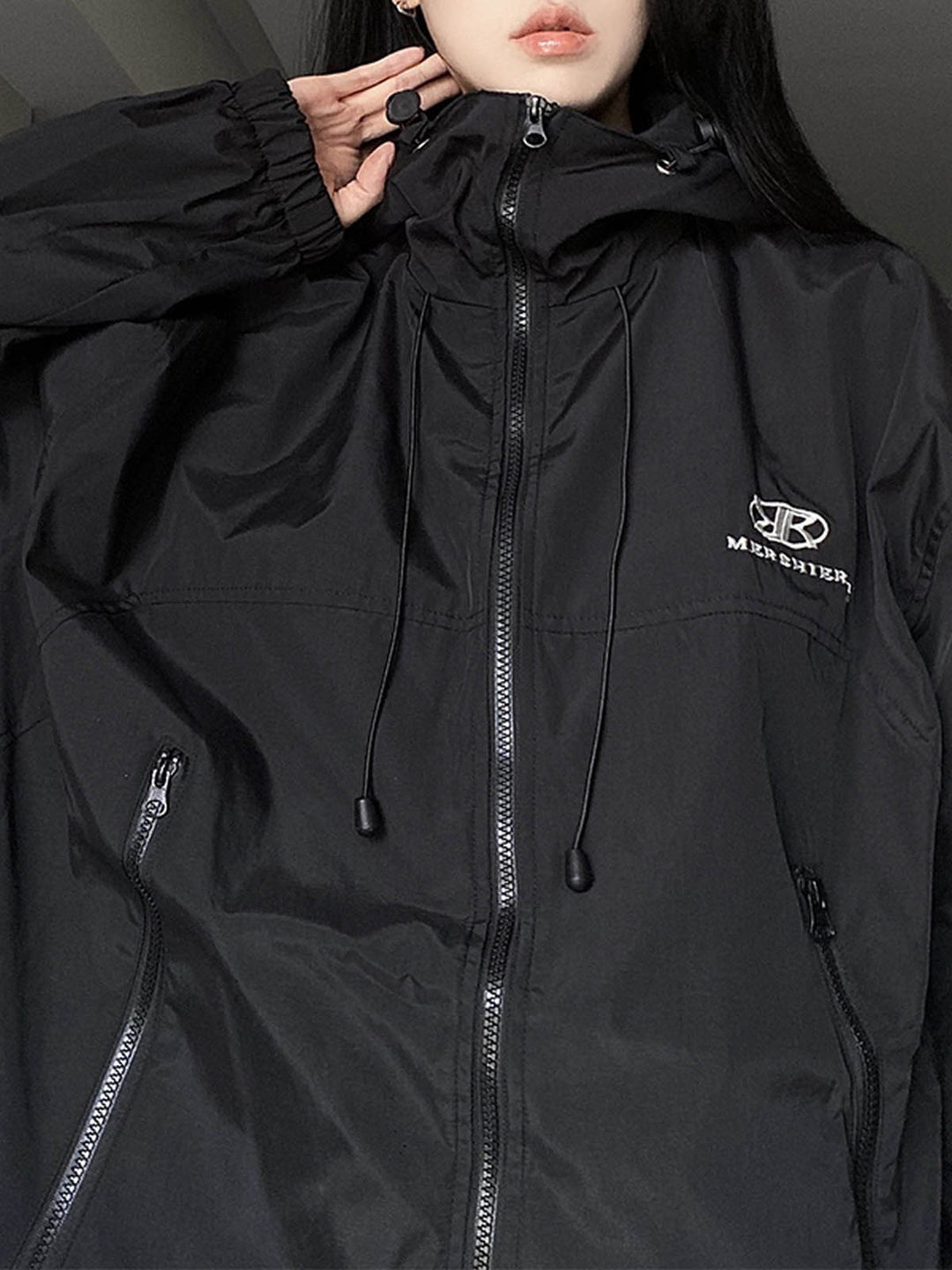 Drune | retro schwarze wasserdichte Outdoorjacke mit Kapuze