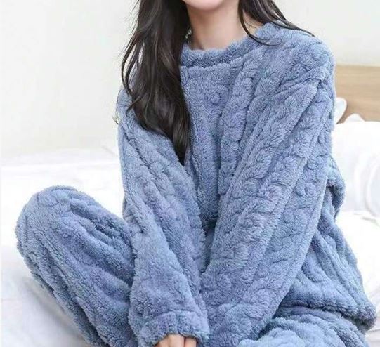 Drune | delig Damen Pyjamaset aus Fleece - weiche und warme Loungewear für kalte Abende