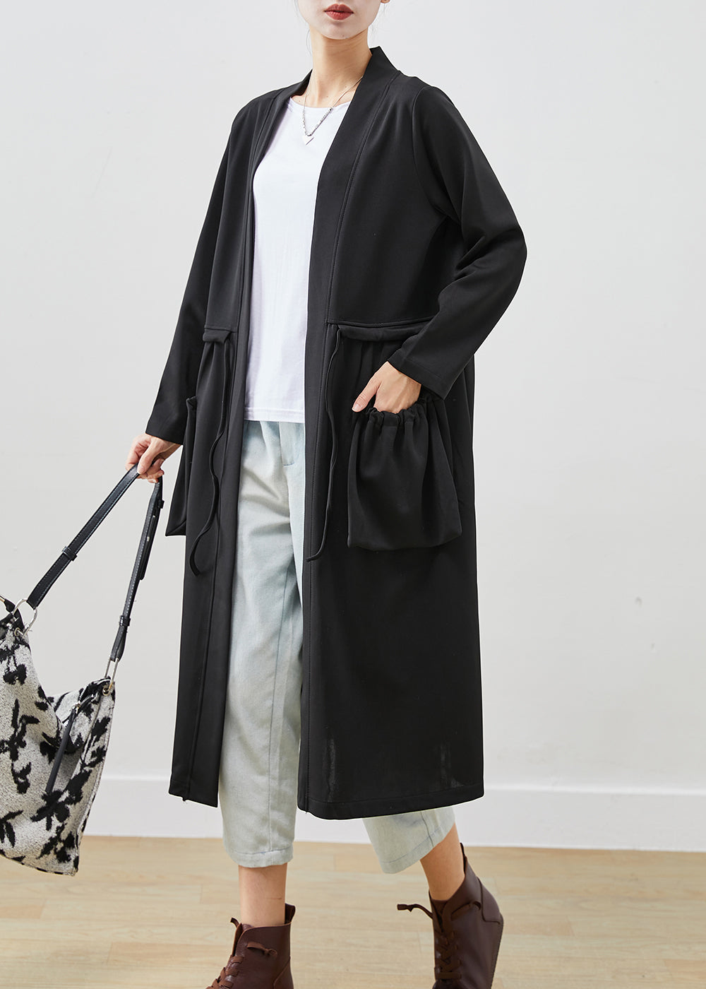 Drune | Schwarze Kapuzenjacke mit Taschen aus Baumwolle
