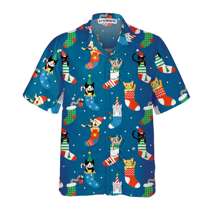 Drune | Süße Katzen in Weihnachtsstrümpfen Hawaiian Shirt, Weihnachtskatze Shirt, Bestes Weihnachtsgeschenk
