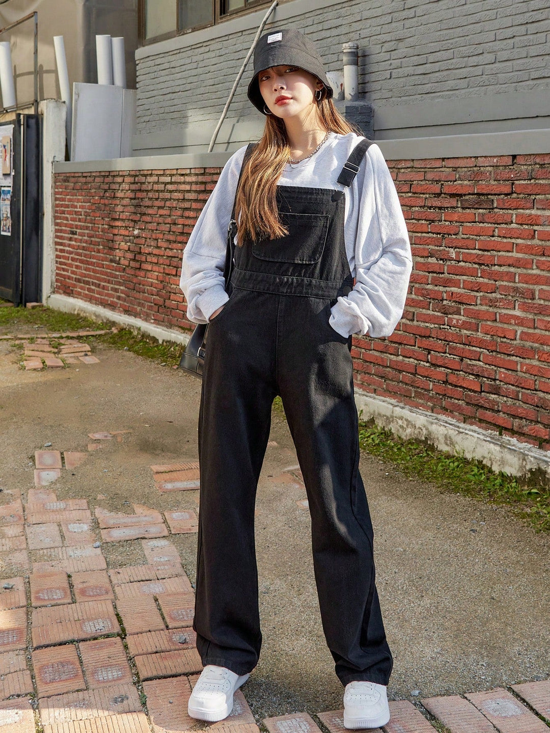 Drune | Schräge Tasche Denim Latzhose ohne Sweatshirt