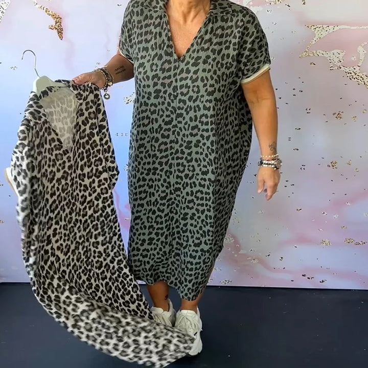 Drune | Kurzärmliges Kleid mit Leopardenmuster und V-Ausschnitt