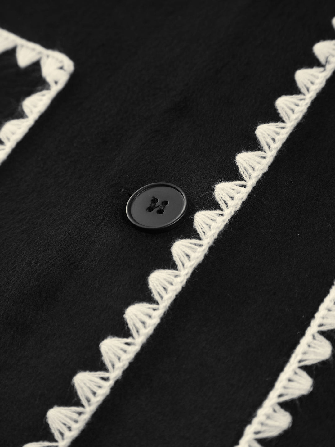 Drune | Damenjacke mit kontrastierenden Paspeln und eleganter Schal Alesha