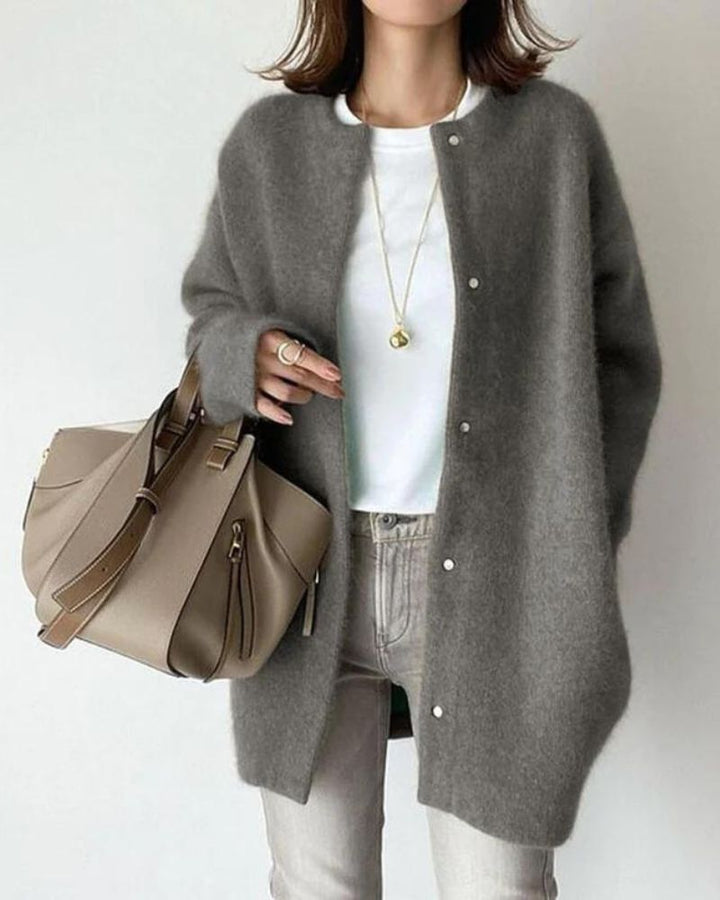 Drune | mittellange Gestrickte Jacke mit Knopfverschluss