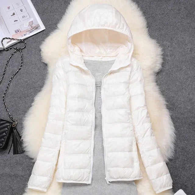 Drune - Leichte Kapuzen-Pufferjacke für Frauen