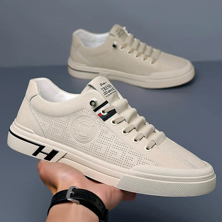Drune | Perforierte Ledersneaker mit Logodetail