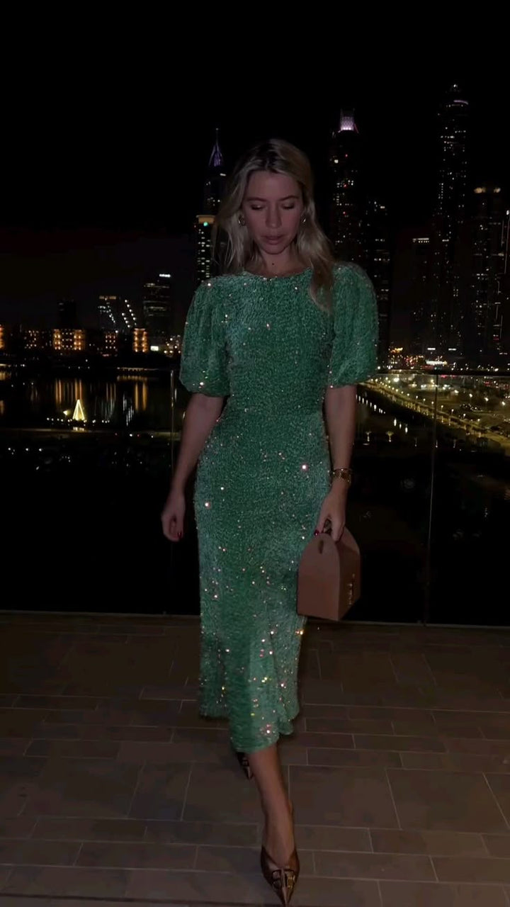 Drune - Maxikleid mit Rundhalsausschnitt und Paillettenärmeln