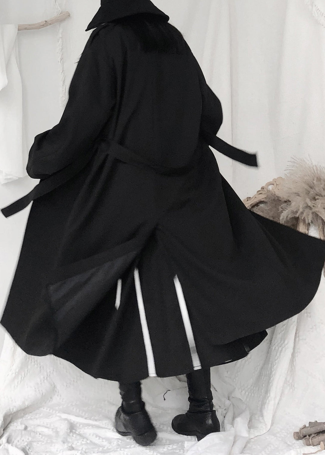 Drune | Schwarze Stehkragen Taillenbindung Knopf Trenchcoats Langarm