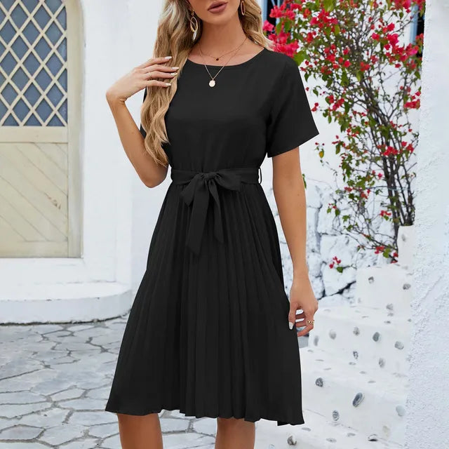 Drune | Lässiges Knielanges Kleid mit Gürtel und Kurzen Ärmeln