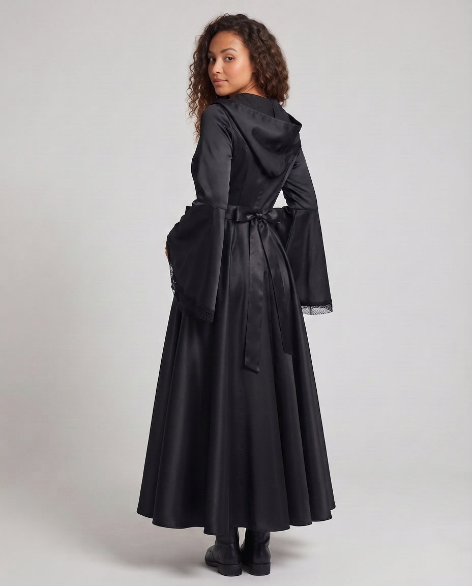 Damen Kapuzenkleid mit schwingendem Rock und Spitzenverzierungen Drune