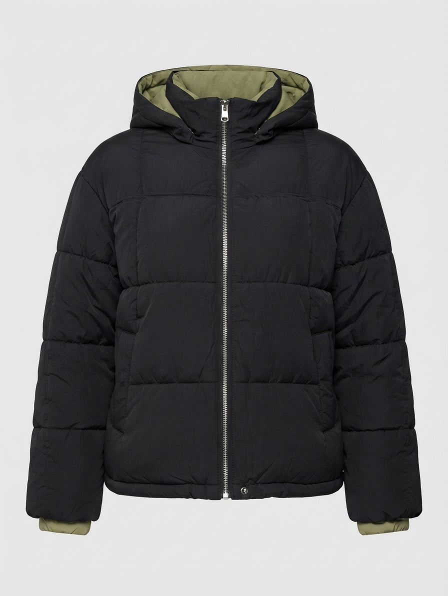 Damen kurze gepolsterte Stadt-Pufferjacke mit kontrastierendem Innenbesatz, Kapuze und isolierender Klimadämmung
