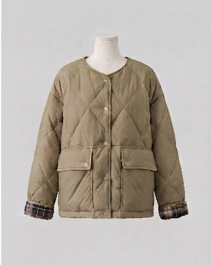Damen gesteppte boxy kurze Jacke mit verdeckter Druckknopfleiste und extra großen aufgesetzten Taschen