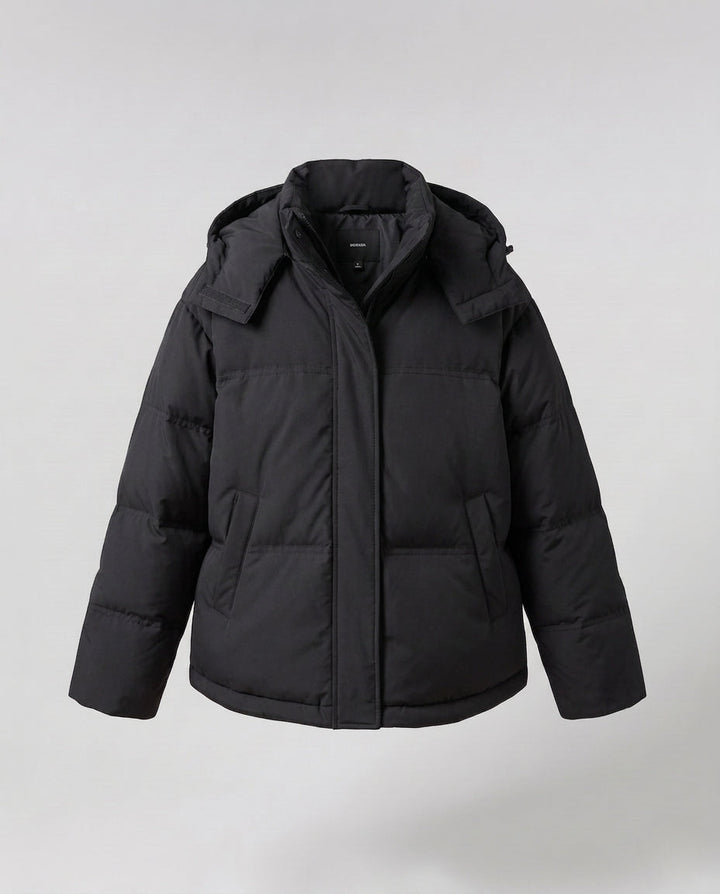 Damen Nan Boxy gepolsterte kurze gesteppte Anorak mit ergonomischer Kapuzenverzierung und extragroßen Klapptaschen