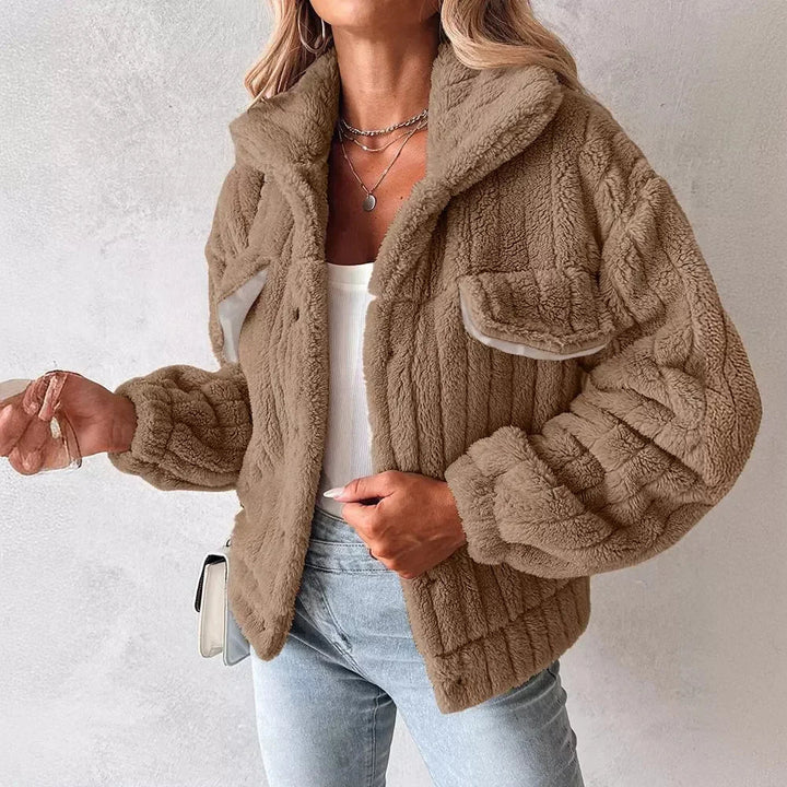 Drune | Damen Teddy Jacke mit Oversized Passform und Umklappkragen
