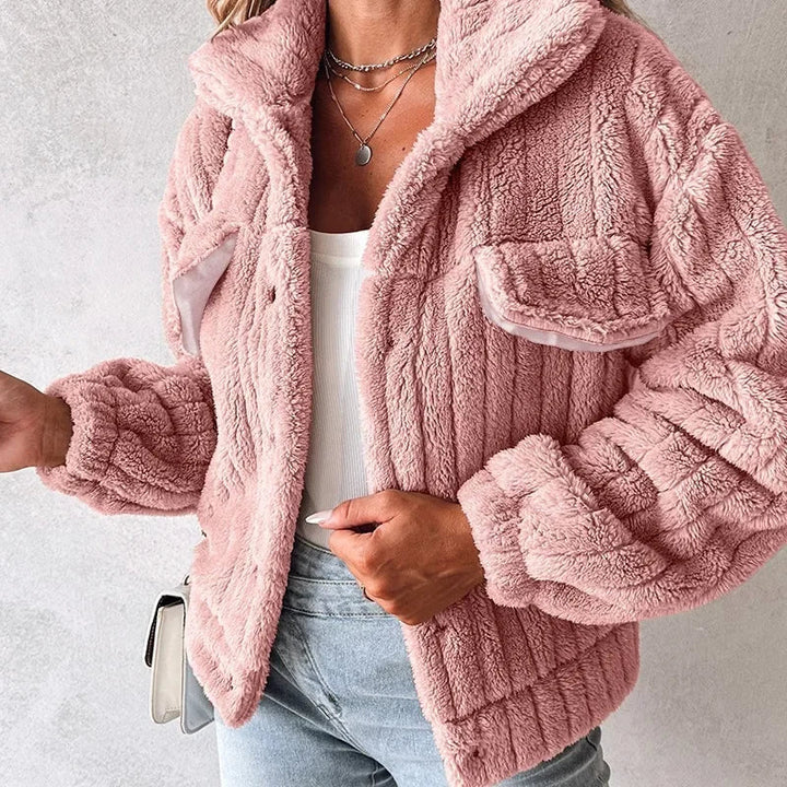 Drune | Damen Teddy Jacke mit Oversized Passform und Umklappkragen