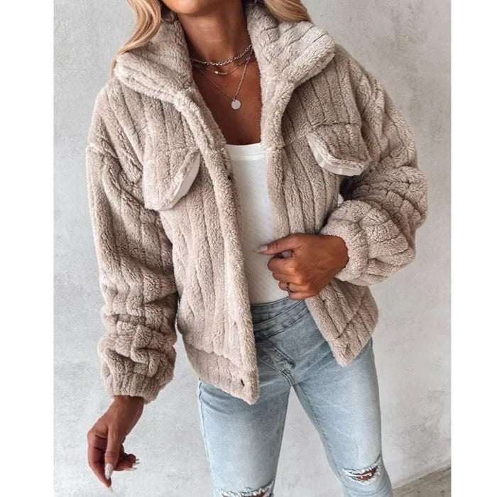 Drune | Damen Teddy Jacke mit Oversized Passform und Umklappkragen