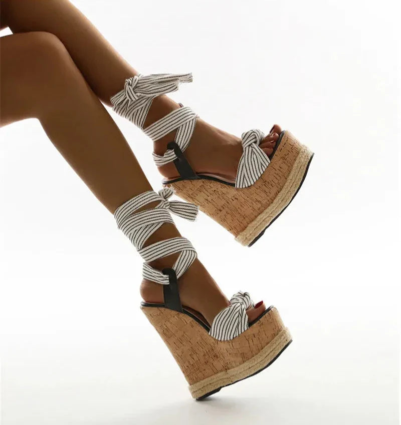 Drune | Verwickelte Lügen Pumpe Sandalen