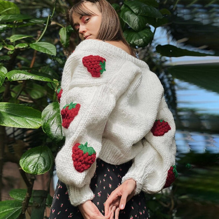 Drune | Strickjacke Weiches gestricktes Jacket mit süßen Erdbeeren