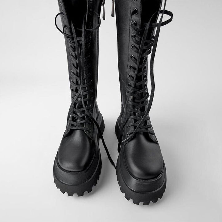 Drune | Hohe Stiefel Damen Schwarz mit Schnürung Tracksohle