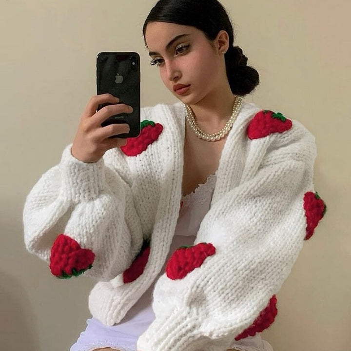 Drune | Strickjacke Weiches gestricktes Jacket mit süßen Erdbeeren