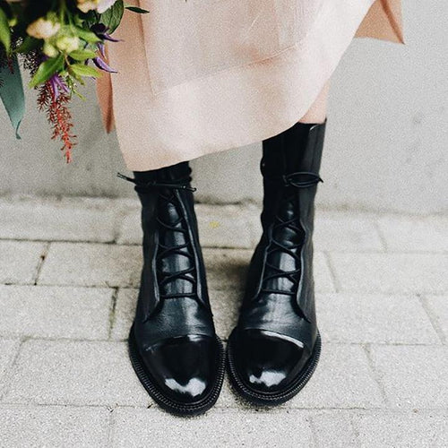 Drune | Stiefeletten Lackleder Schnürung Blockabsatz Weinlese Stil