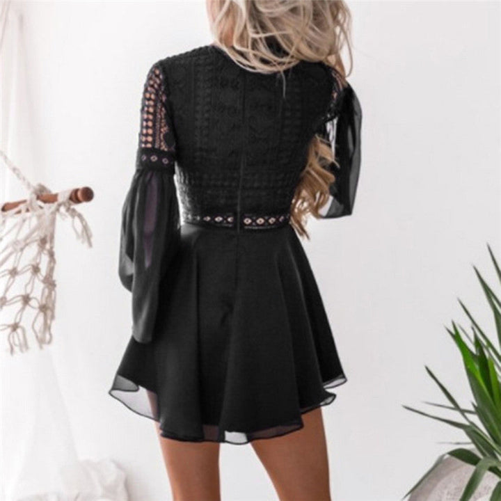 Drune | Spitzen-Minikleid mit Weiten Ärmeln