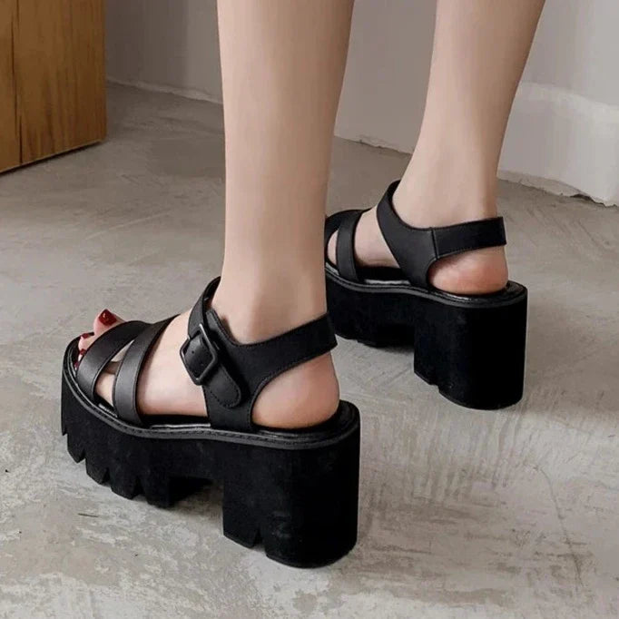 Drune | Schwarze Plattform Chunky Sandalen