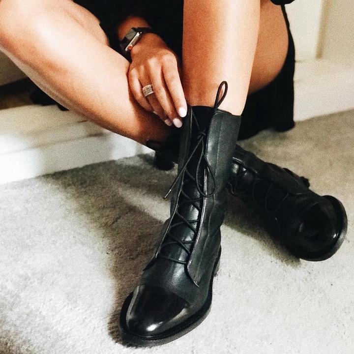 Drune | Stiefeletten Lackleder Schnürung Blockabsatz Weinlese Stil