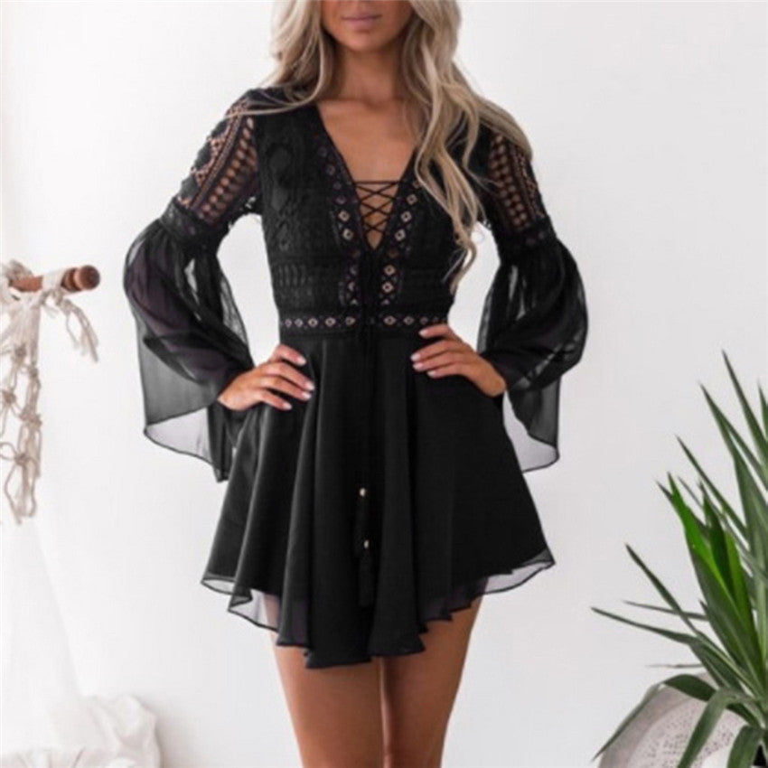Drune | Spitzen-Minikleid mit Weiten Ärmeln