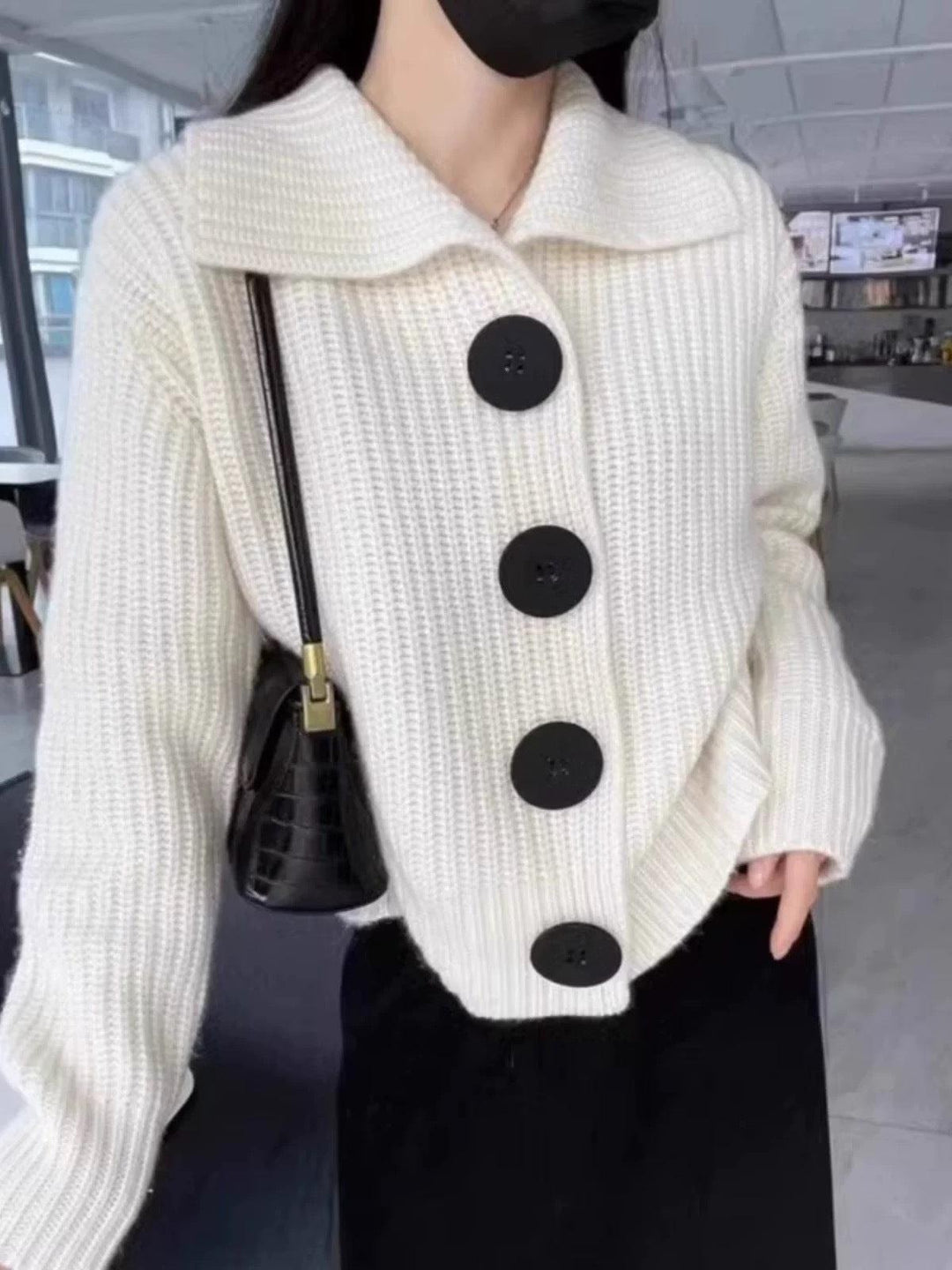 Drune | Gemütlicher Weißer Pullover mit Langen Ärmeln
