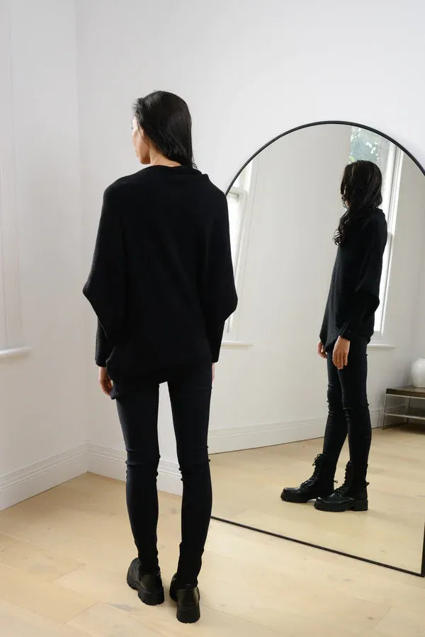 Drune | Asymmetrischer Damenpullover mit eleganter Drapierung