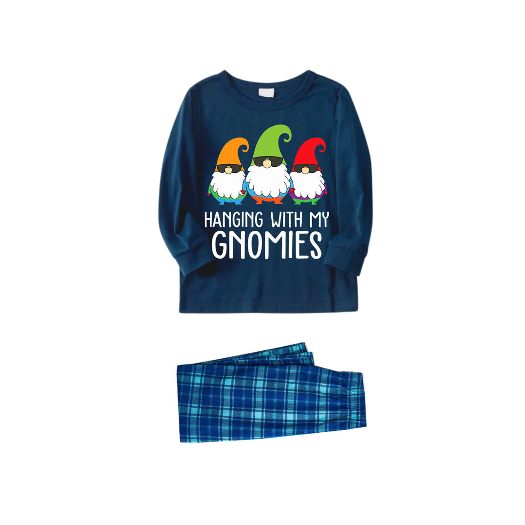 Drune | Three Santas "HANGING WITH MY GNOMIES" Monogram Print Blau Langarmtop mit Blau & Grün Karierten Hosen Familienpassende Schlafanzüge